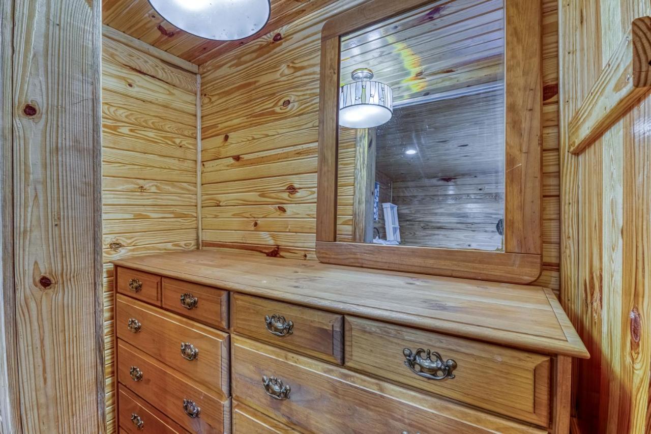 The Gemini-A Dreamy, Waterfront Tiny Cabin Rogersville 외부 사진